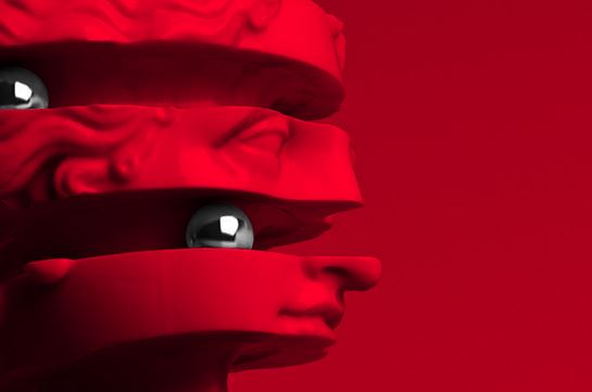 Tête de statue décomposée en tranches, illuminé en rouge